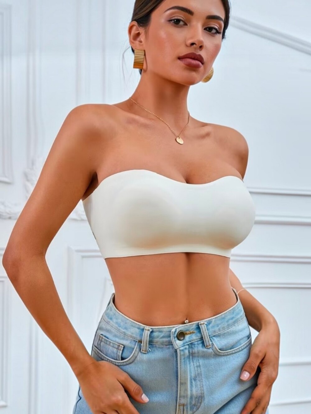 SCWYP Size Small Strapless Bra Silicone Non Slip Lightly Padded For Modesty NWOT